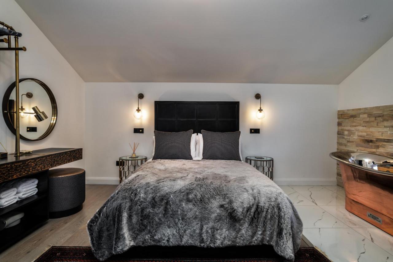 Pamper Yourself In Our Double Sized Copper Tub -2 Bedroom Villa Инвернес Екстериор снимка