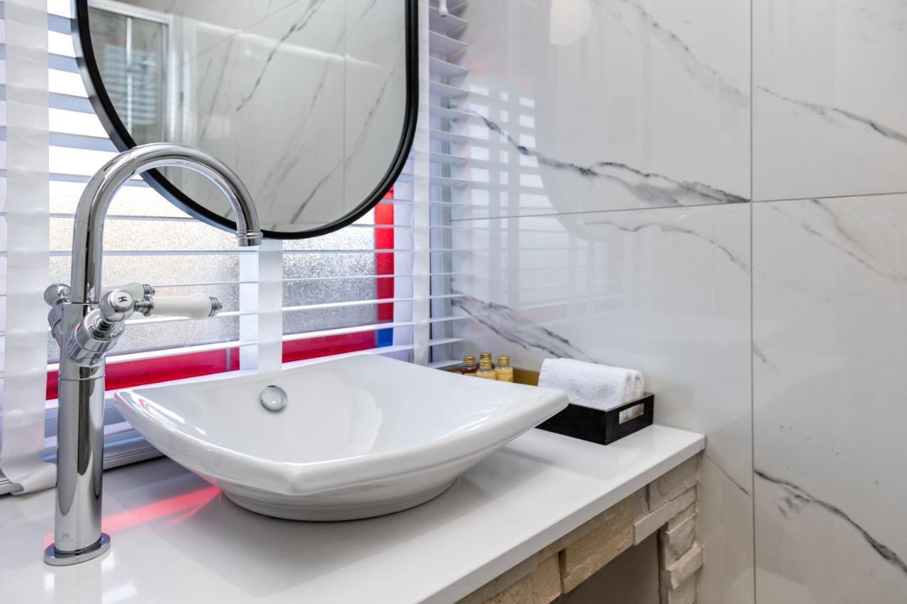 Pamper Yourself In Our Double Sized Copper Tub -2 Bedroom Villa Инвернес Екстериор снимка